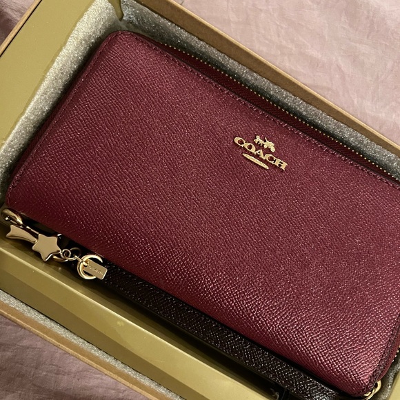 Coach wristlet - Picture 3 of 4